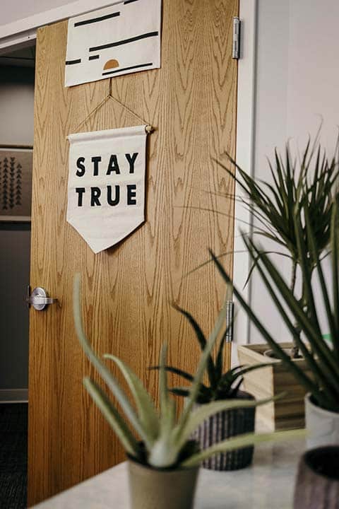 office-stay-true